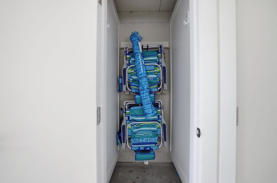STORAGE LOCKER