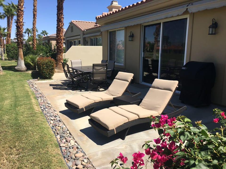 Dining for 6, Gas BBQ, Chaise Loungers