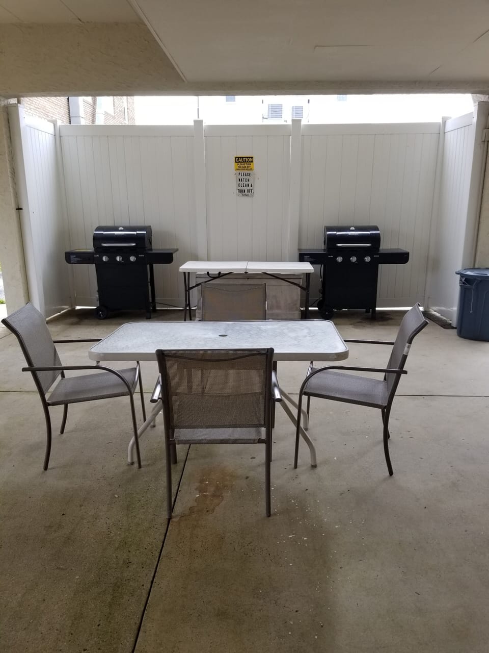 sitting area with grills