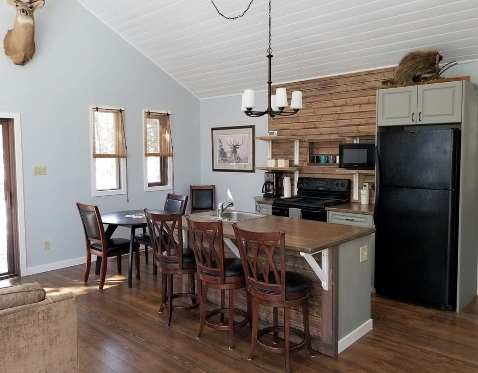 Kitchen with eating area