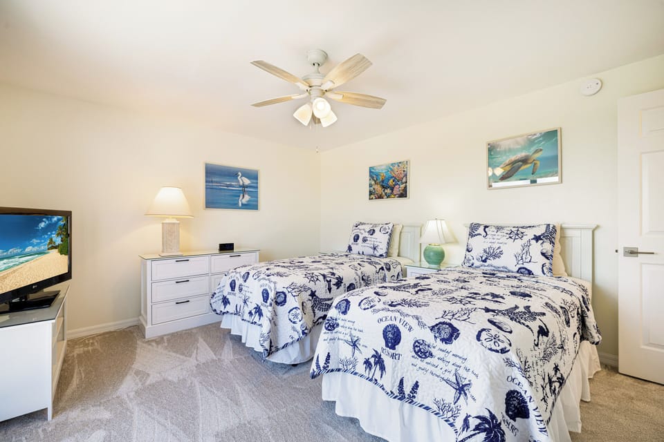 GUEST BEDROOM WITH 2 TWINS