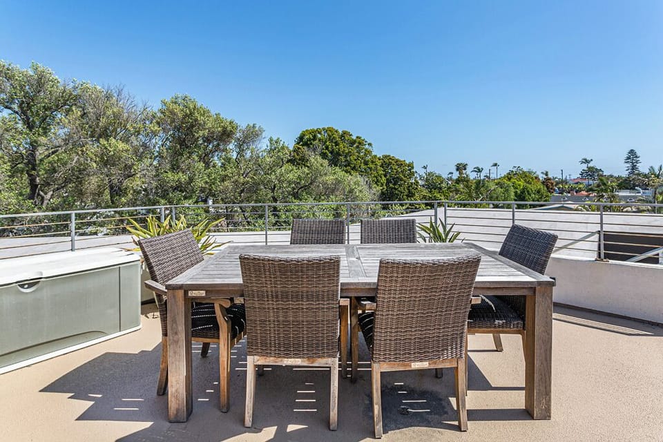 Enjoy meals on the roof with a view!