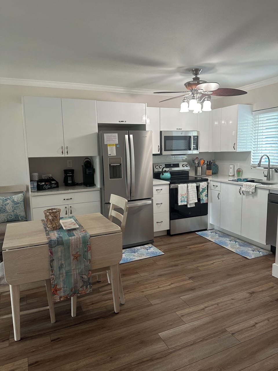 kitchen with 4 to seating table