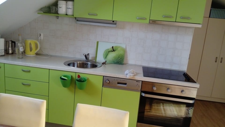 Kitchen 1