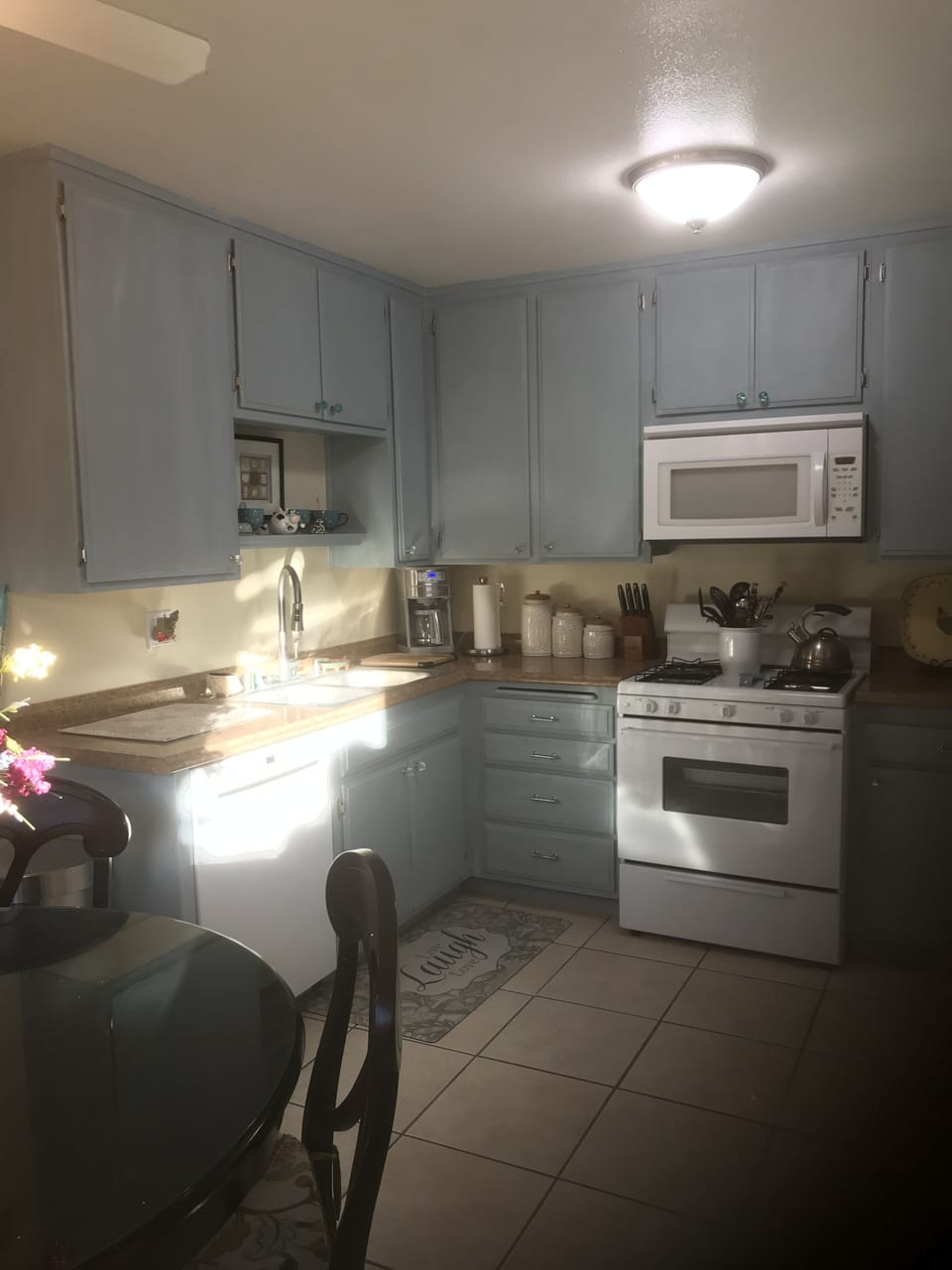 KITCHEN WITH EAT IN DINING