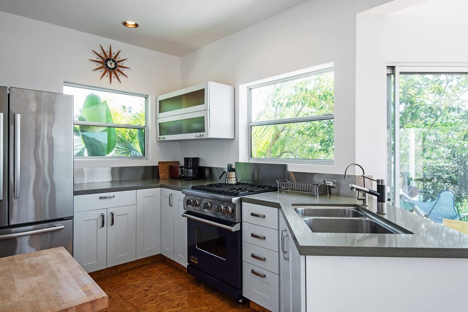 Kitchen with professional, restaurant grade Viking range.