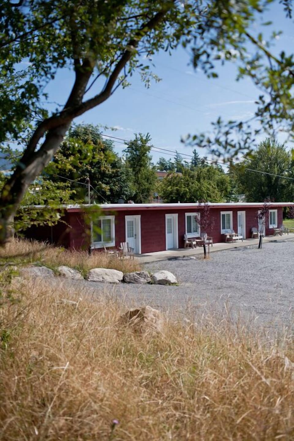 Chinook Studio Apartments
