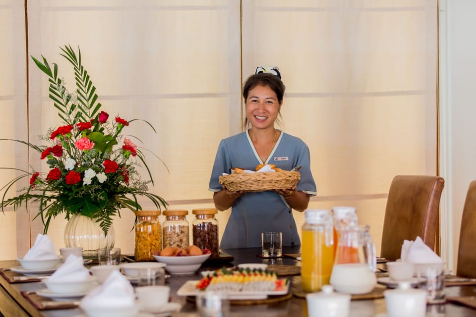 Friendly staff who ensures that the villa is maintained well.