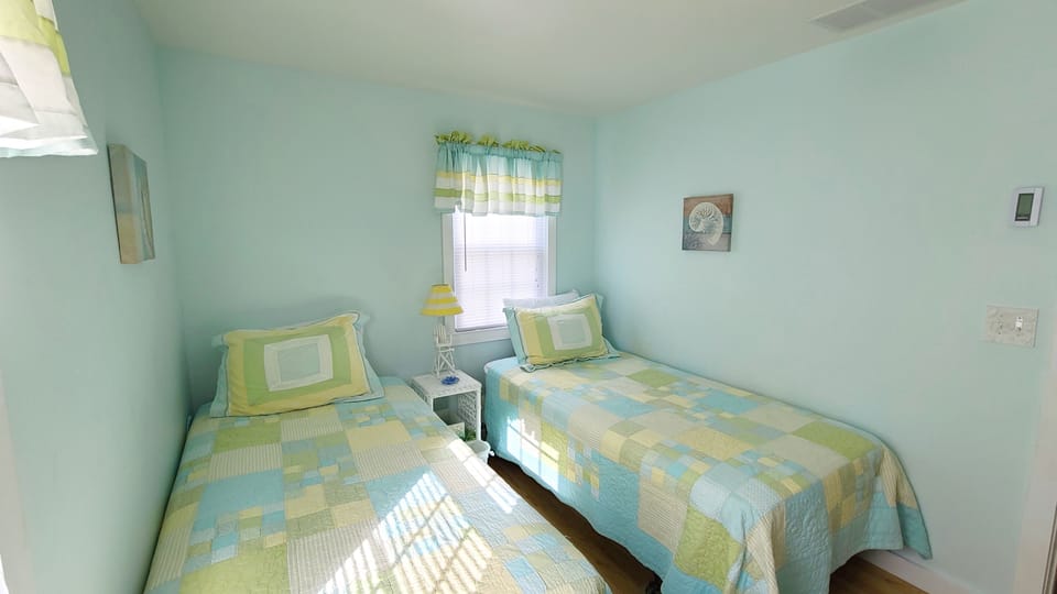 Bedroom with two twin beds