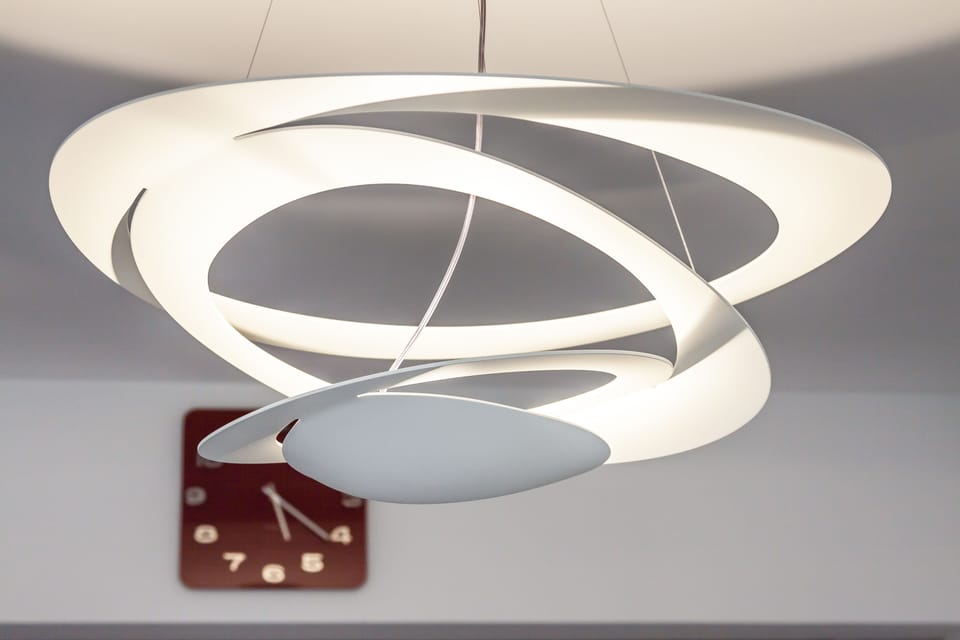 "VENERE Suite" - Fashion lamp and clock in living room
