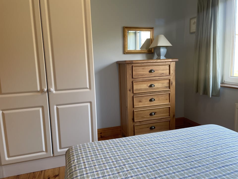 Full mattress bedroom