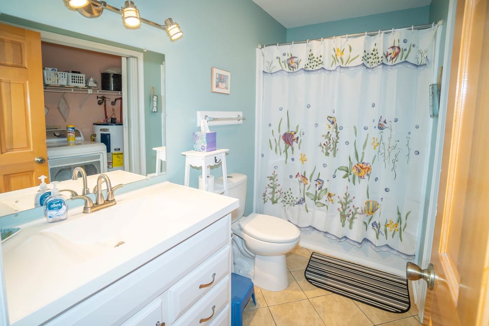 1st fl., shared hall bath/laundry room