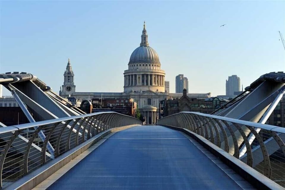 Millenium Bridge to St Paul's Cathedral