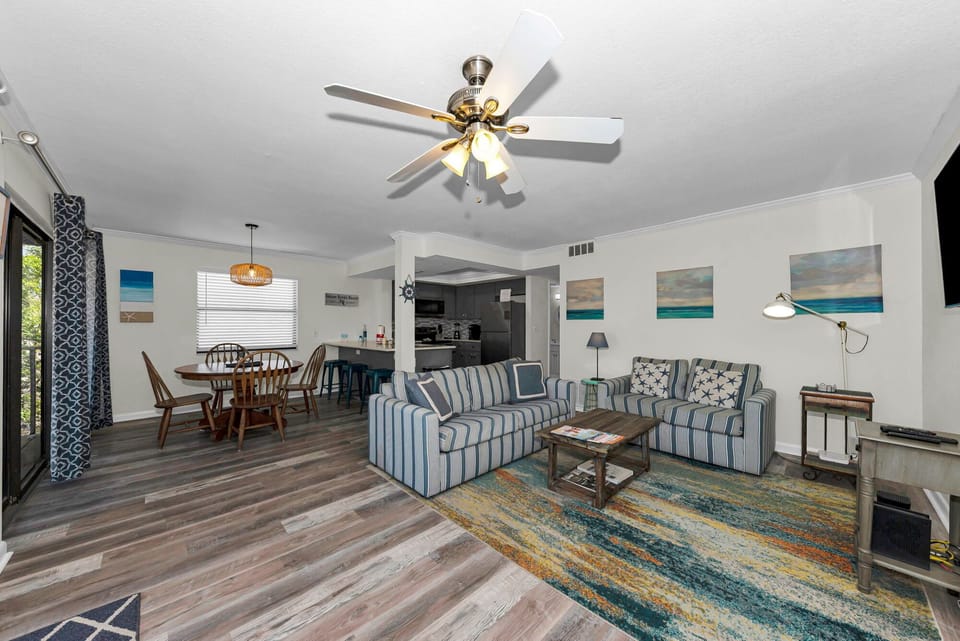 7-web-or-mls-Foyer