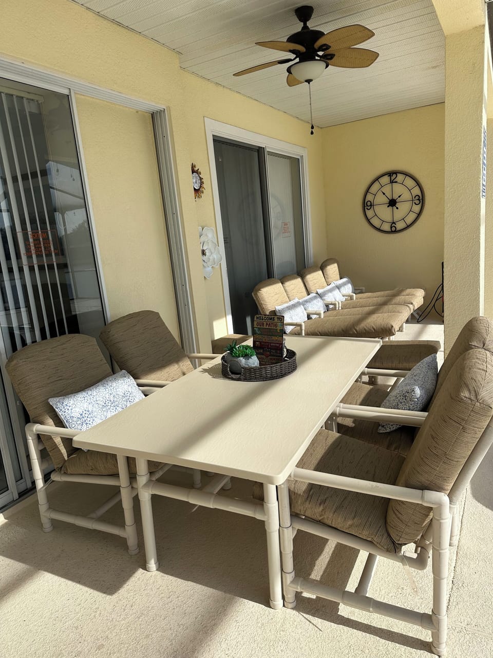 Outdoor Dining Area Covered Lanai
