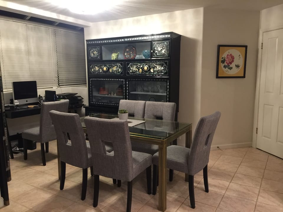 Formal dining room with workspace/ high-speed internet.