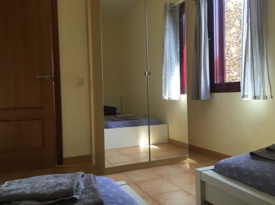 2nd Double Room - 2 Single Beds - Double Wardrobe, Chest of Drawers