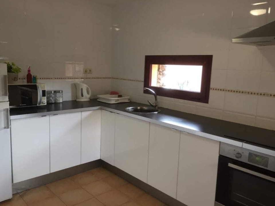 Modern Kitchen - All modern Conveniences 