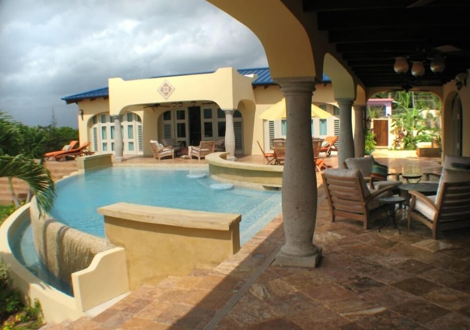 Los Arcos - Bravos Boyz Vieques Rentals 