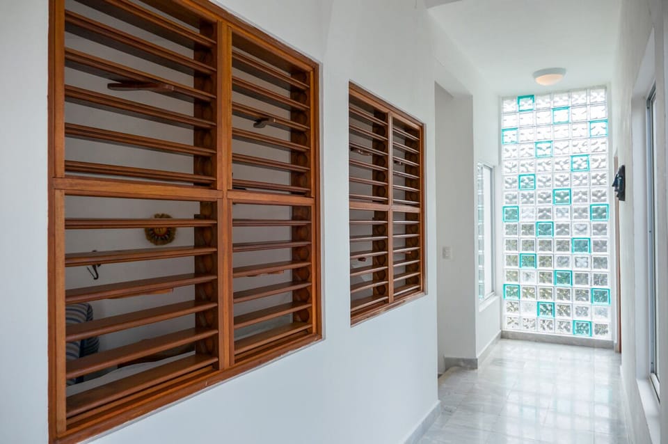 Dos Jaguares South Akumal - 5 bedroom Beach front villa in South Akumal