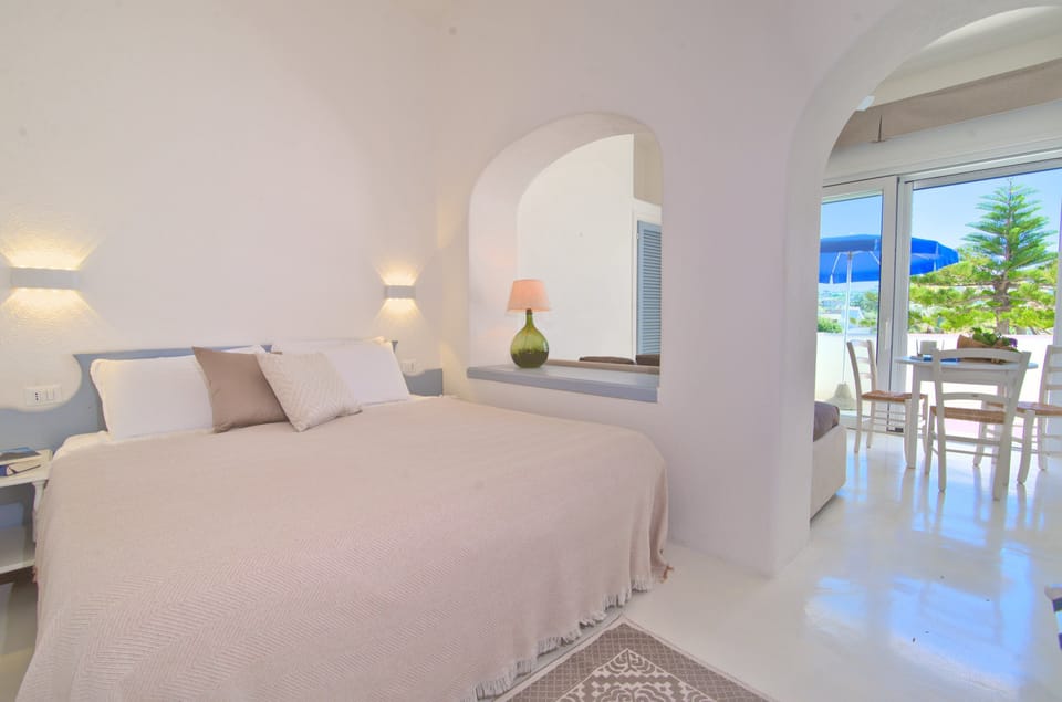 
Our Studio S.view 
Inside a Botanical Garden, 
Villa,15 units, pools, bar, rest