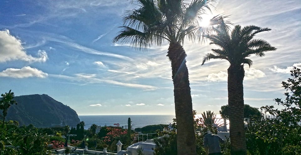 Studio in a Small and fine resort, set in a botanical Garden.  On Ischia Island,