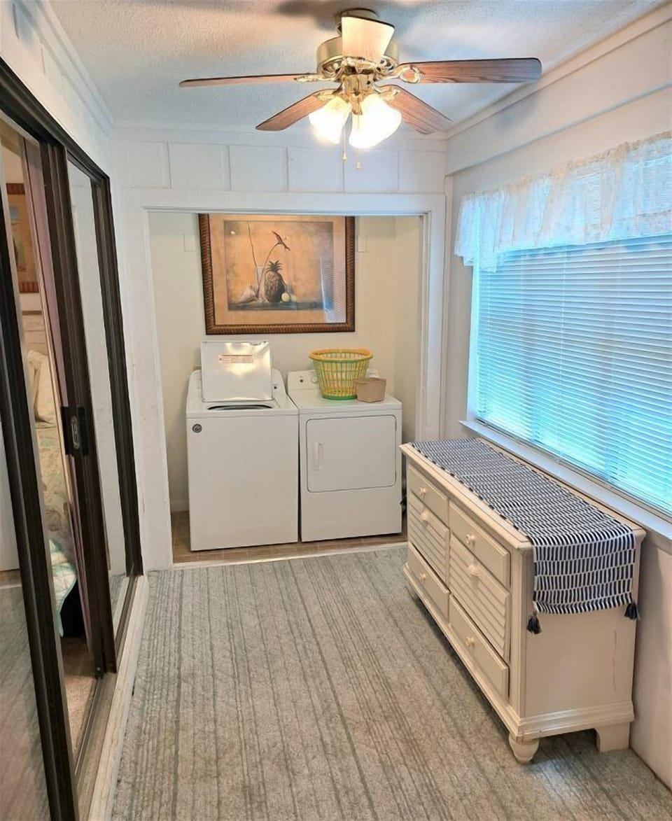 Laundry Room/Sunroom