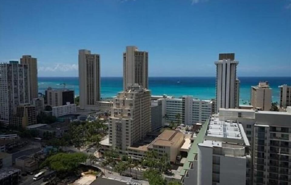 Alohana at Fairway Villa View of Waikiki from  Rooftop Sundeck