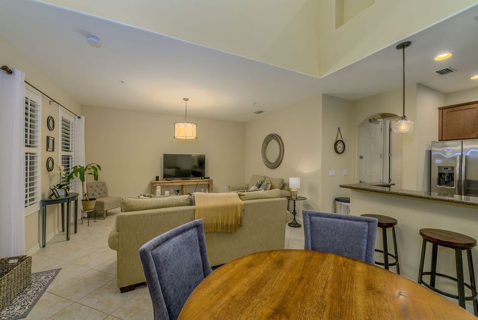 Located in Olé at Lely Resort which offers contemporary. Apartment in Lely Resort