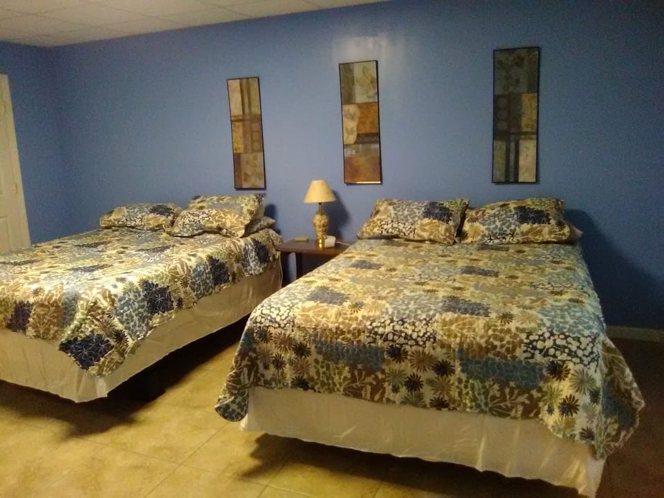 Basement 2 queen beds