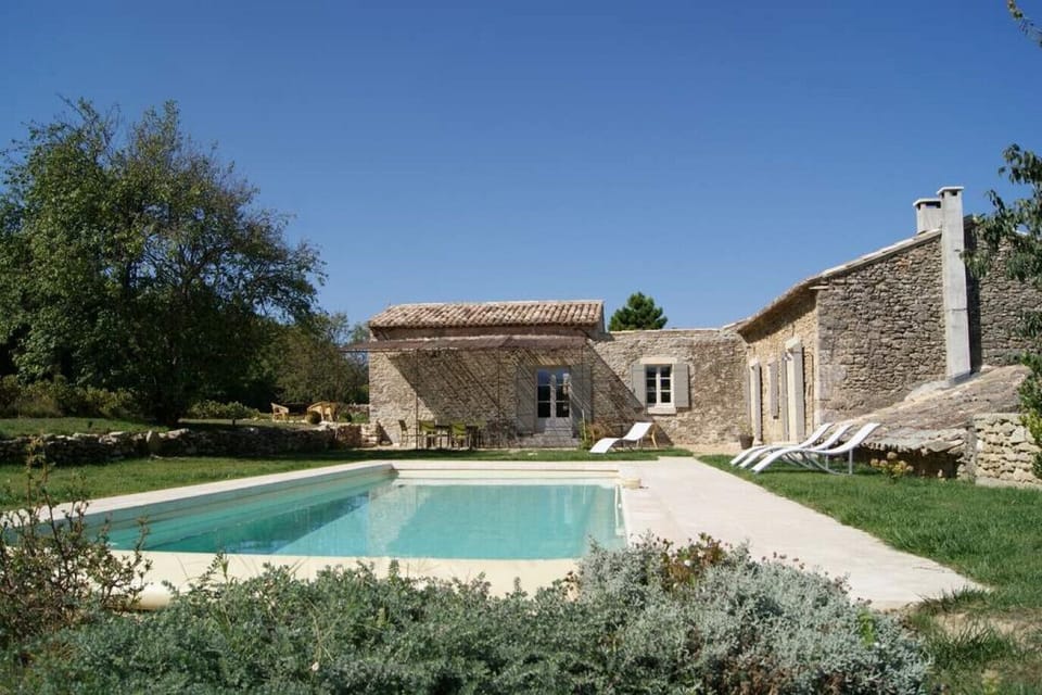 Holiday rental OPPEDE prestigious farmhouse for rent heated pool
