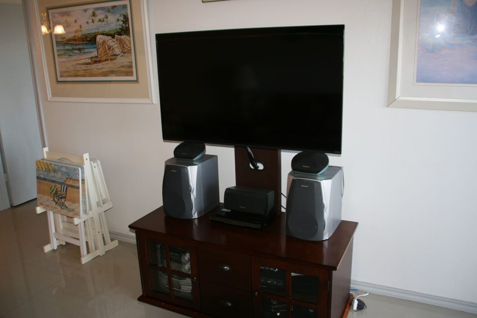 Entertainment center