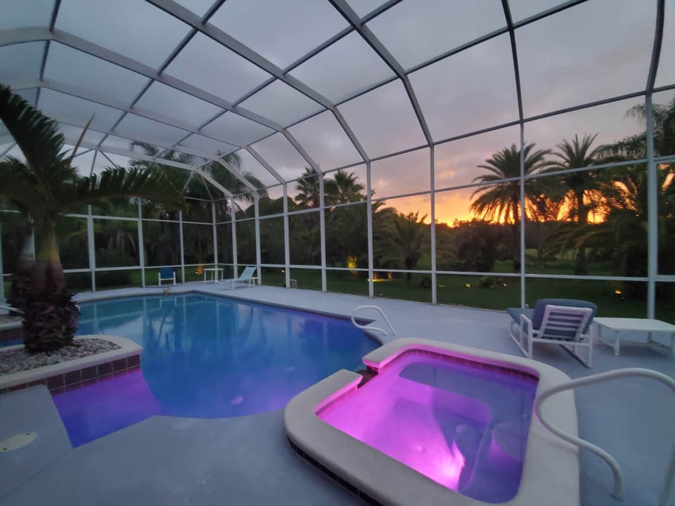 New Smyrna Beach
 Private Pool, Spa, Gym, close to beach, Flagler Ave. Events