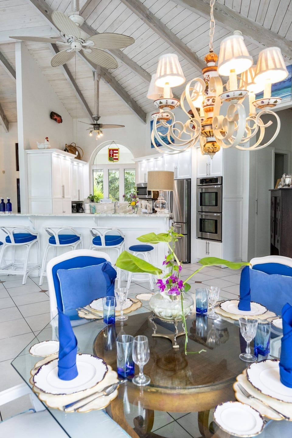 Main level Breakfast Table