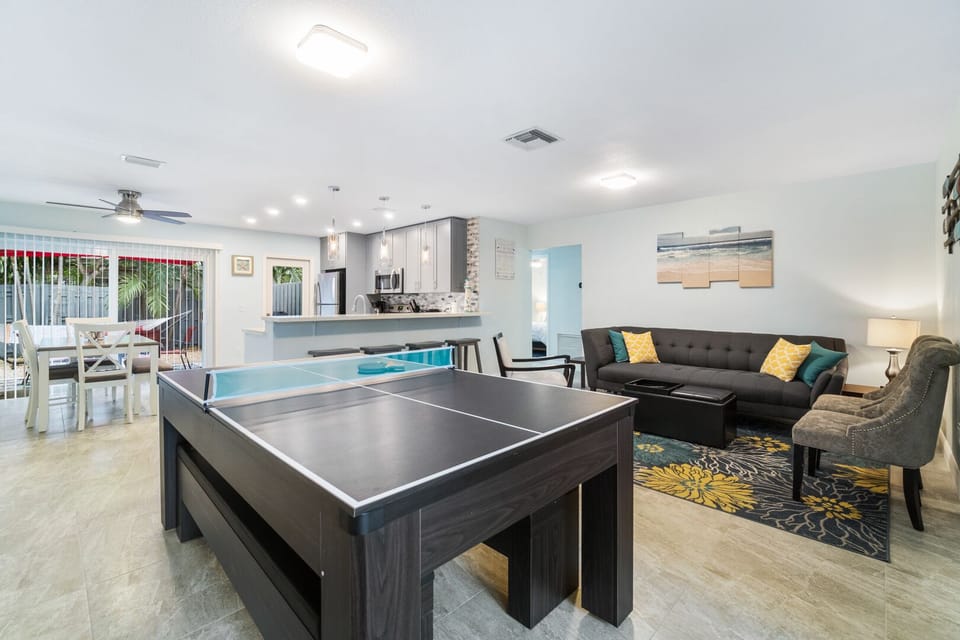 amazing open layout featuring ping pong table!