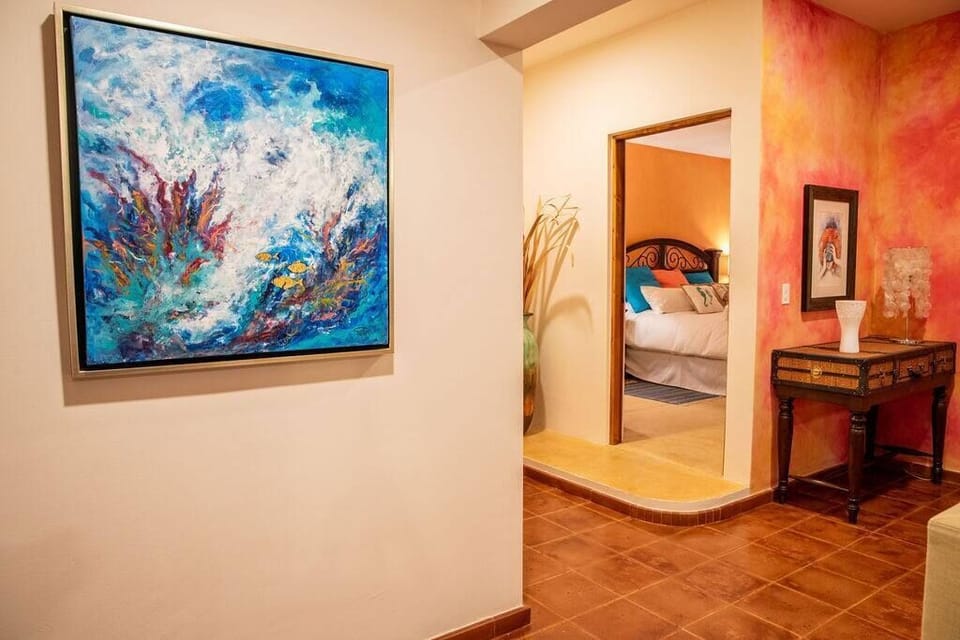 Casa Oasis has all the amenities of a modern home: air conditioning, washing machine/dryer, hot water, cable television, and wireless internet.