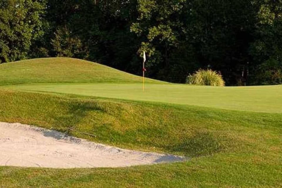 Our property sits rights on the 18th hole of the Eagle Pointe Golf Course.