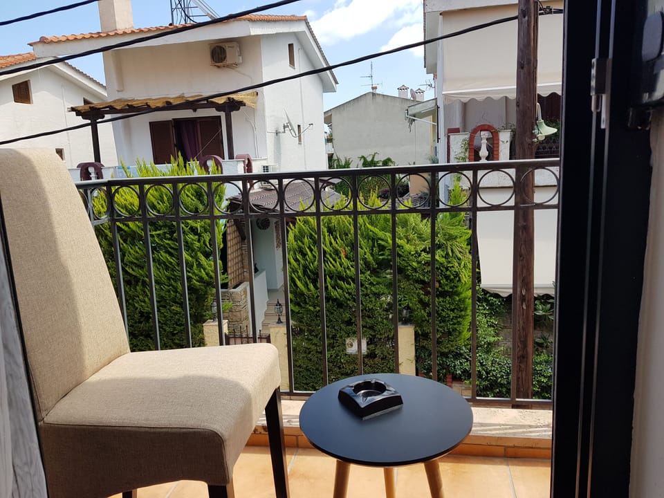  Bedroom 1 terrase