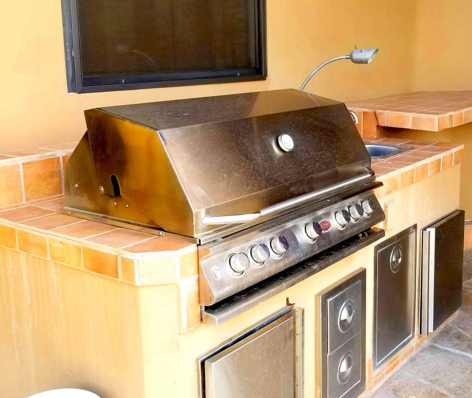 6 burner stainless-steel gas grill