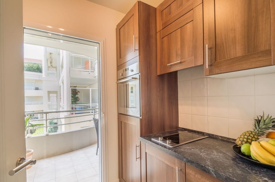Well appointed modern kitchen