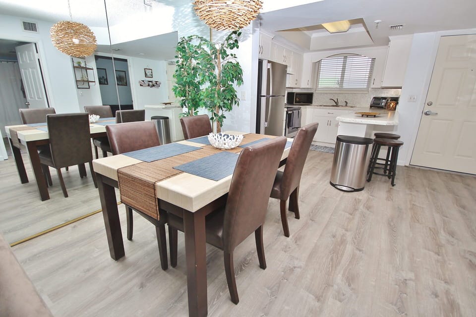 Dining Room for 4