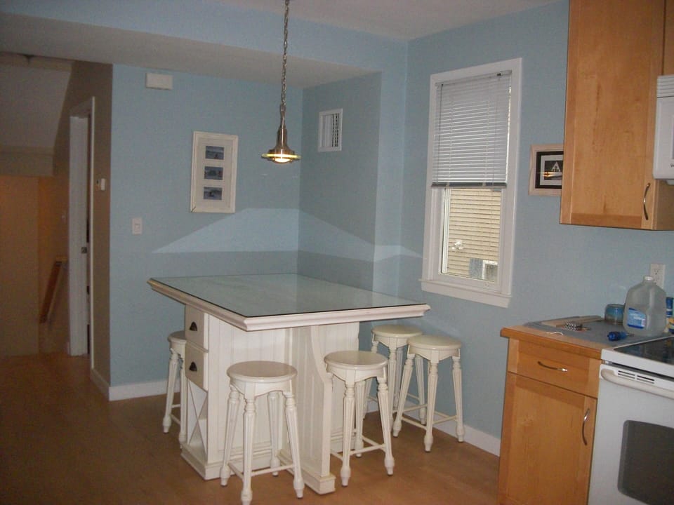 Kitchen Dining Area