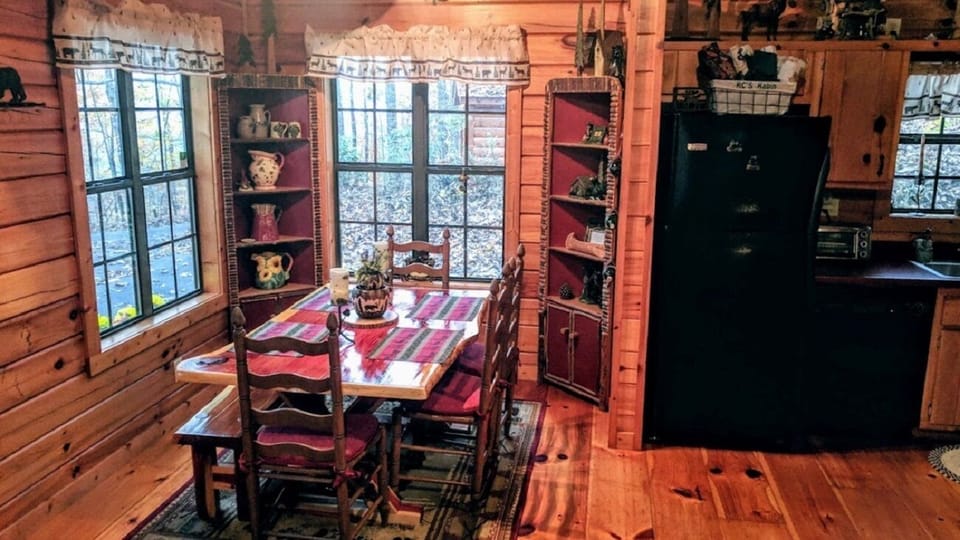 Plenty of windows so you can dine while enjoying the scenery