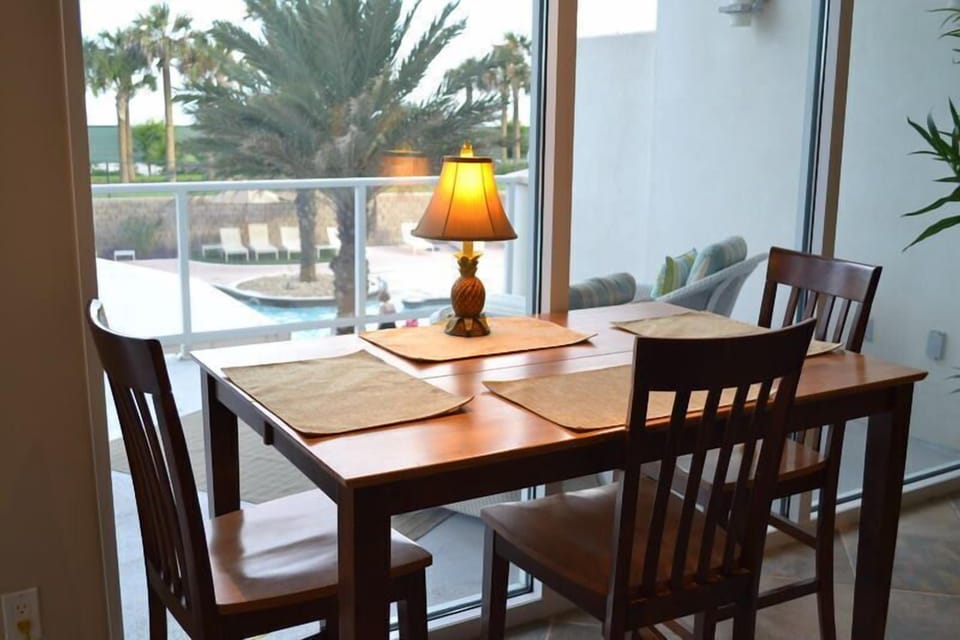 High top table seating is just so enjoyable to see everything going on at the pool!