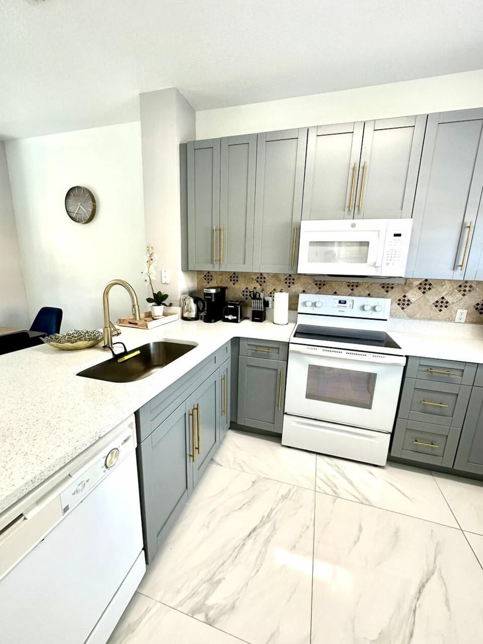 Fully equipped kitchen 