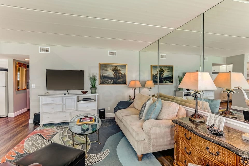 Living Room/TV