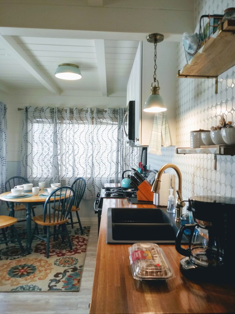 Full size kitchen 