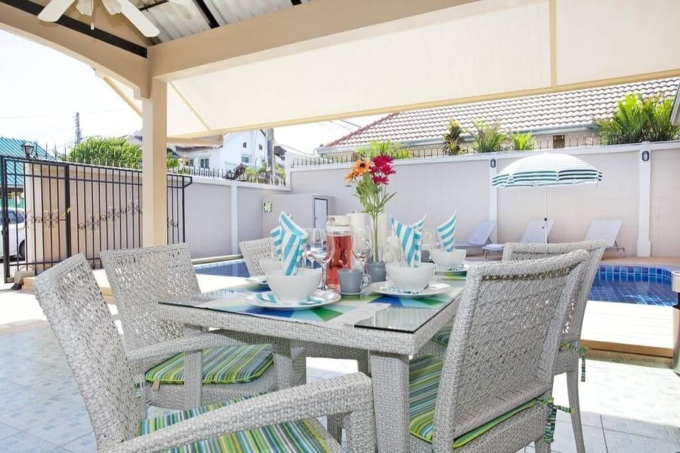 Pratumnak Pool Villa Tanzanite