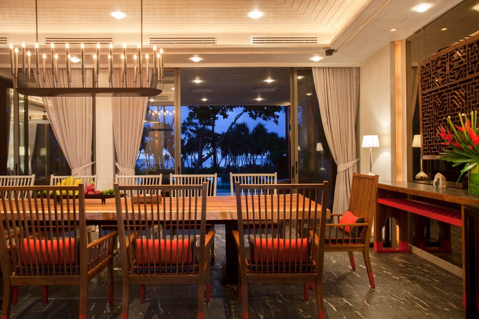 5BR Beachfront Pool Villa 01