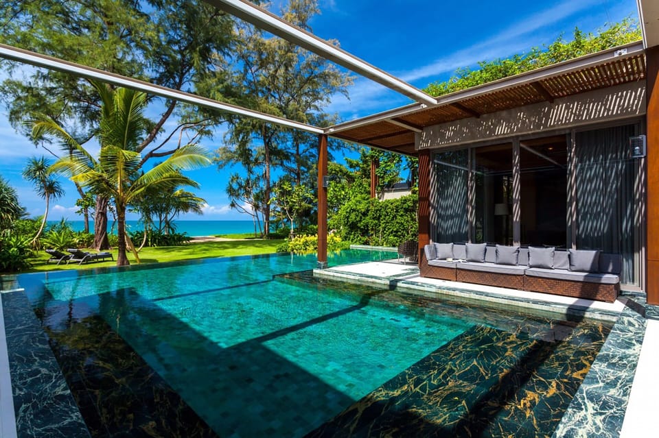 5BR Beachfront Pool Villa 01